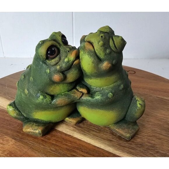 Vintage 90s Pete Apsit  Frog Toad Figurine Large Eyes Kissing Pair  See Pics - Picture 1 of 7